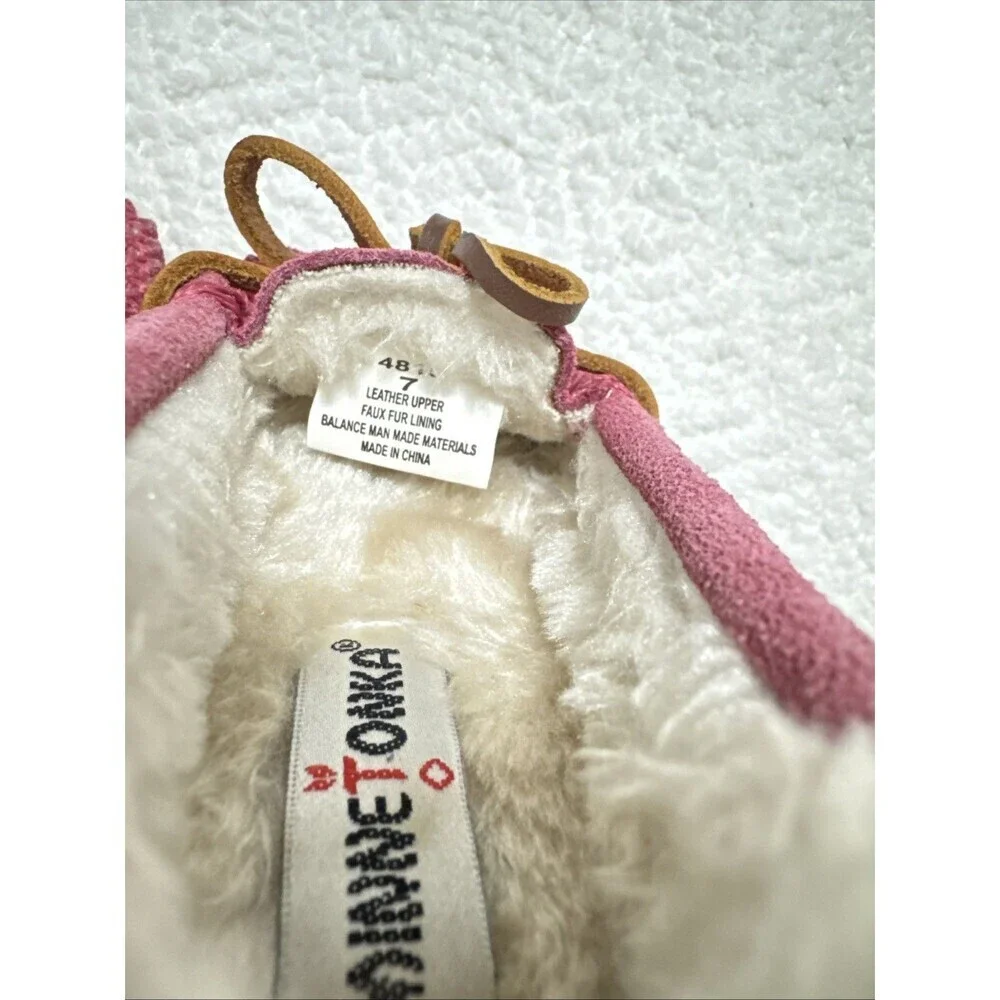 Minnetonka Cassie Pink Suede Faux Fur Lined Moccasins Slippers Lil Girls Sz 7